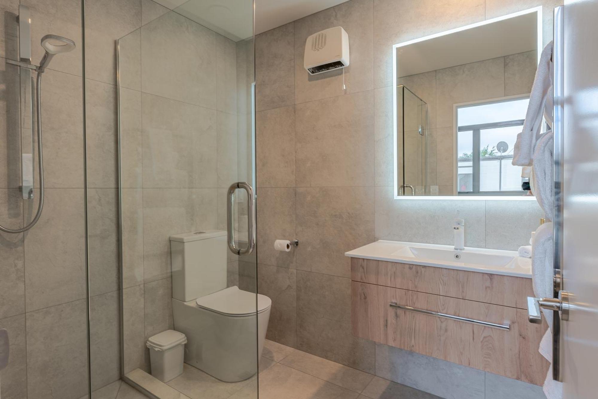 Urban Nest - Entire Townhouse And Free Parking Villa ไครสต์เชิร์ช ภายนอก รูปภาพ