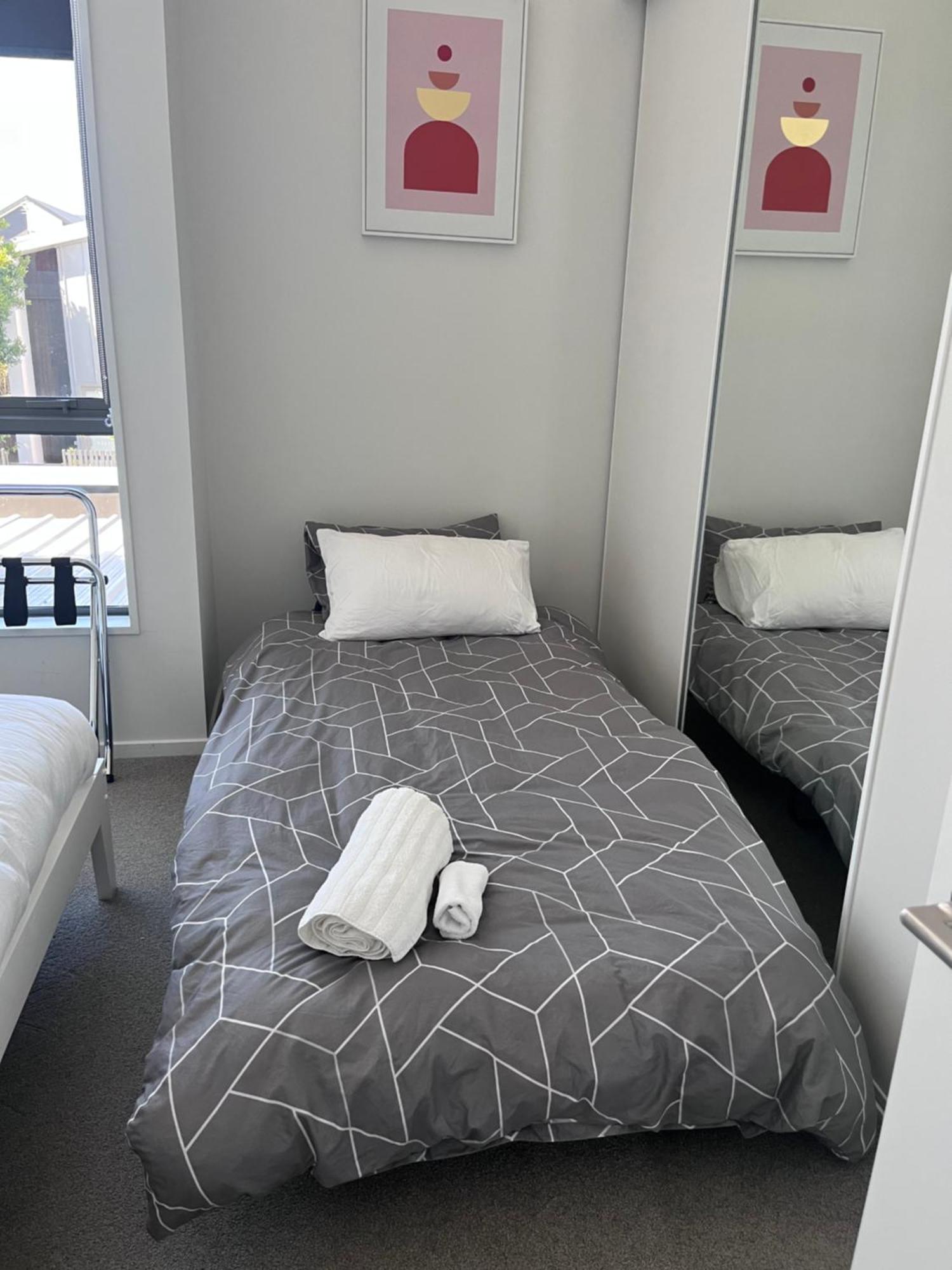Urban Nest - Entire Townhouse And Free Parking Villa ไครสต์เชิร์ช ภายนอก รูปภาพ